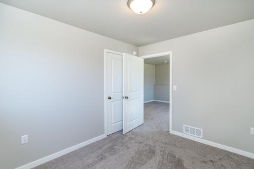 1135 Jill Drive W, West Fargo, ND 58078
