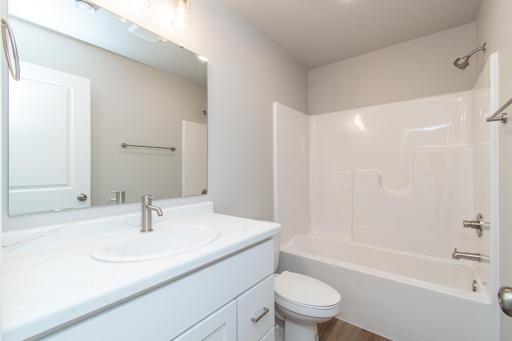 1135 Jill Drive W, West Fargo, ND 58078