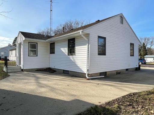 618 9th Avenue SE, Waseca, MN 56093