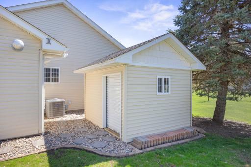 955 Park Drive, Belle Plaine, MN 56011