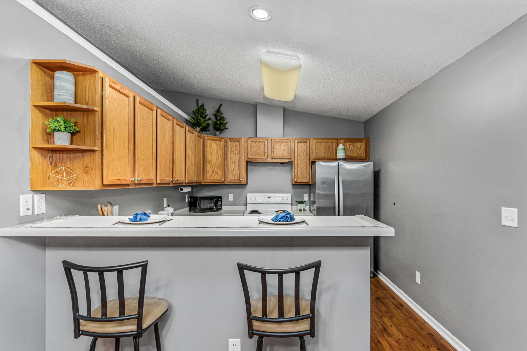 105 Meadow Lane-7.jpg