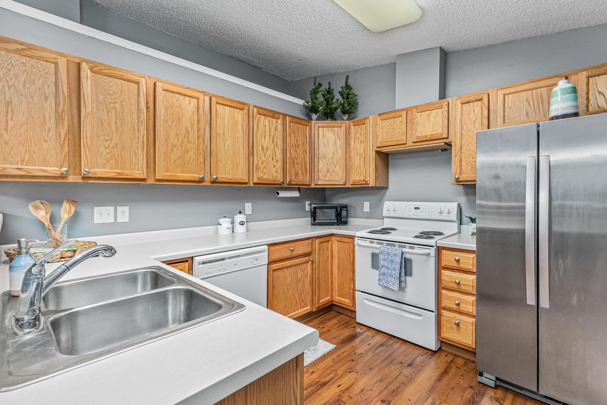 105 Meadow Lane-11.jpg