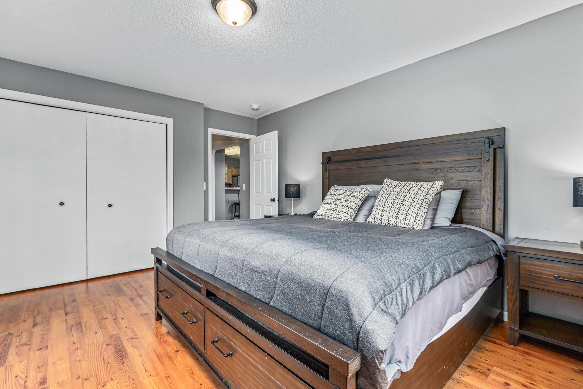 105 Meadow Lane-14.jpg