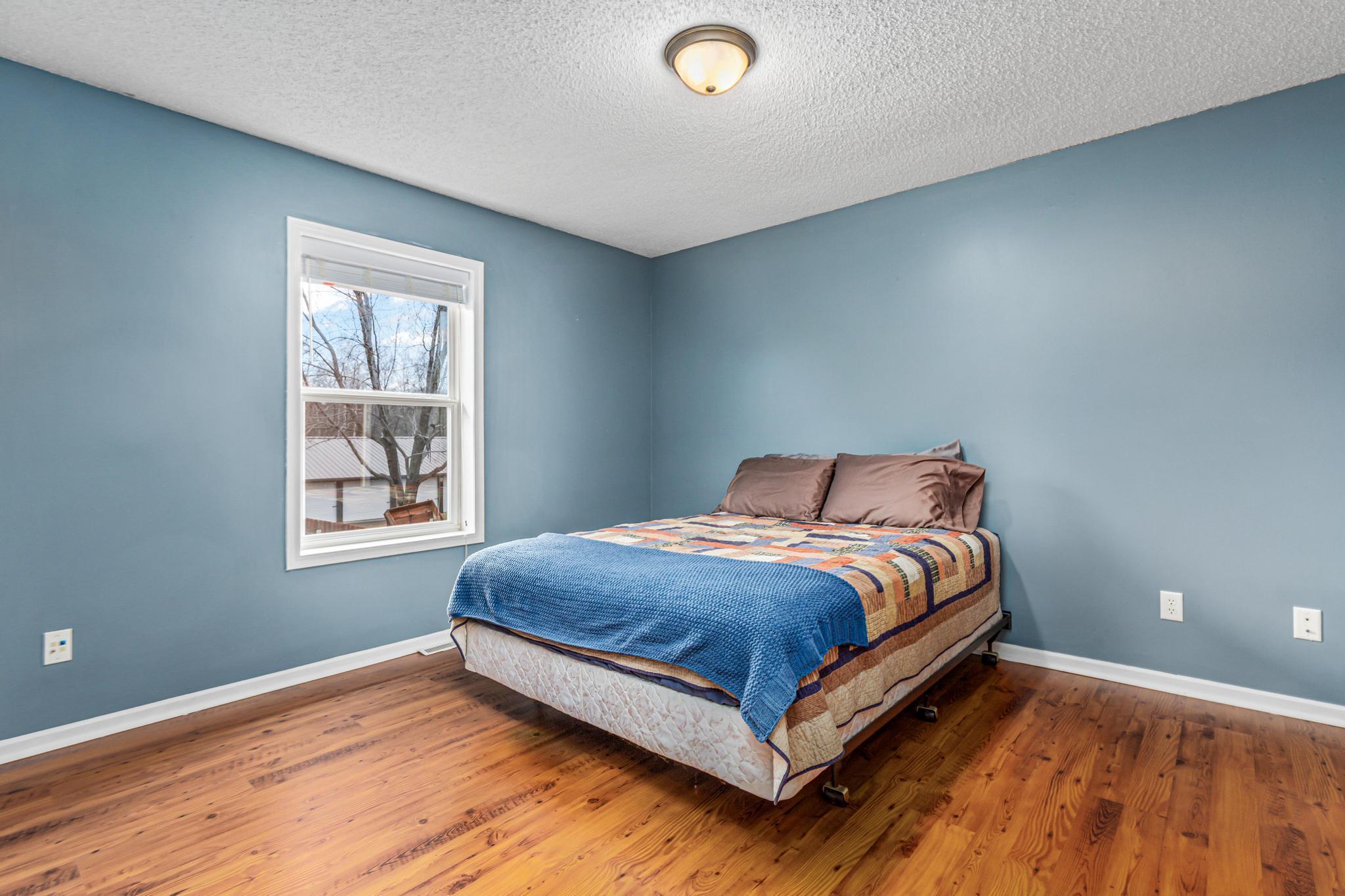 105 Meadow Lane-15.jpg