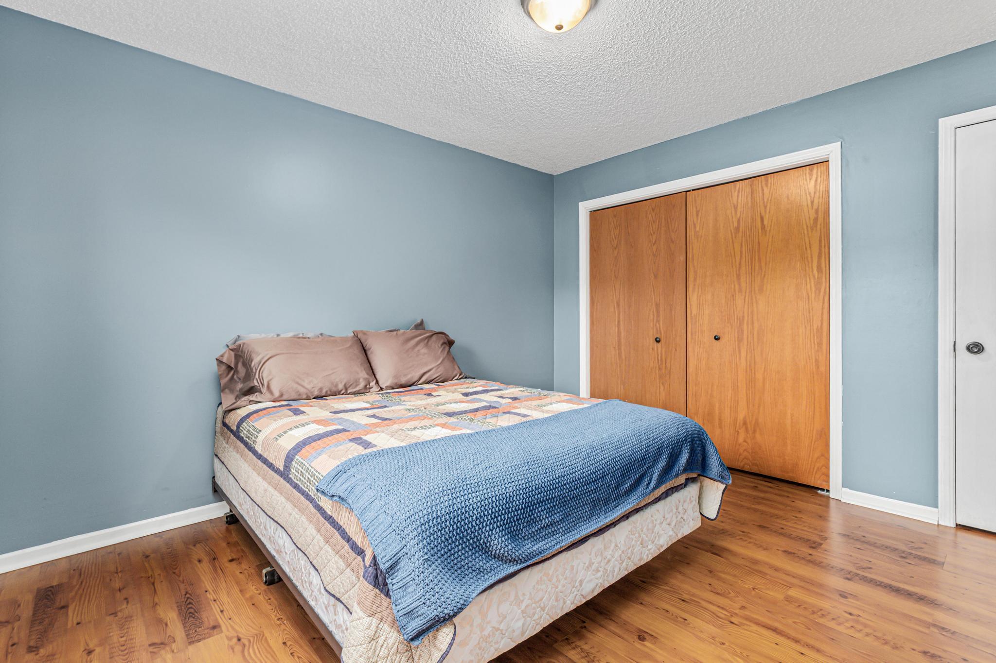 105 Meadow Lane-16.jpg