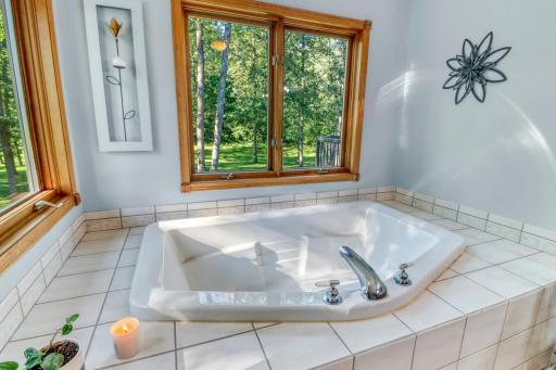 Primary Bathroom1_4.jpeg