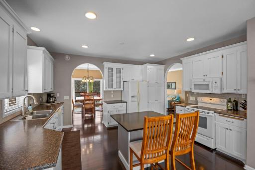 670 6th Street SE, Cokato, MN 55321