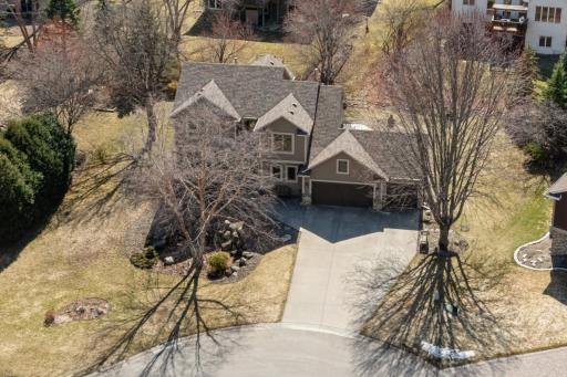 Conveniently located just minutes from schools, parks, grocery stores, and I-35, this home is one you wonât want to miss