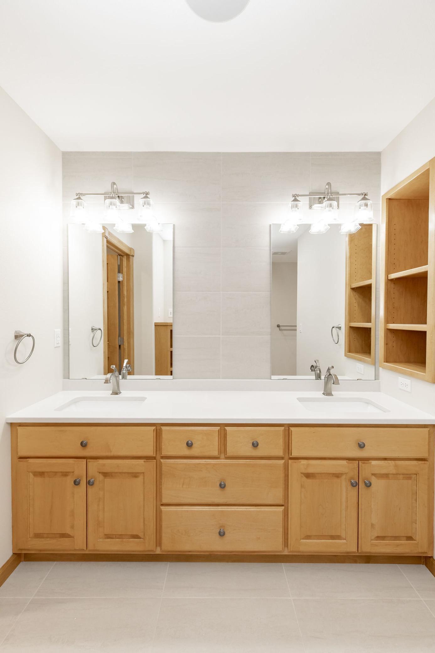 Primary Bathroom - Full