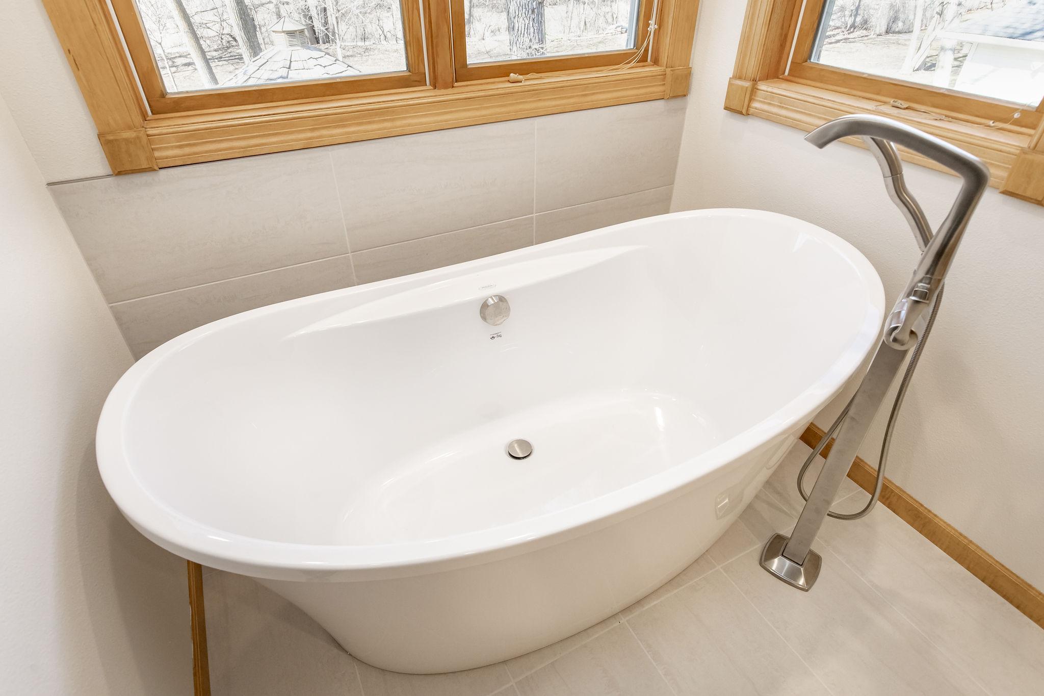 Primary Bathroom - Full