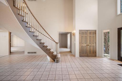 6541 Beach Road, Eden Prairie, MN 55344