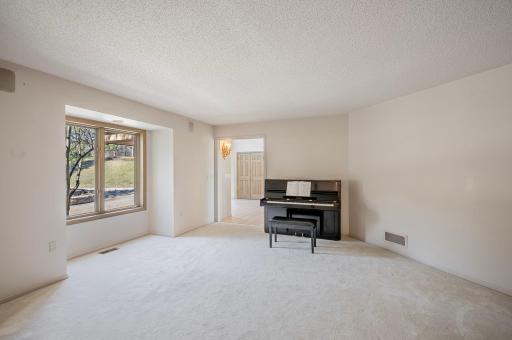 6541 Beach Road, Eden Prairie, MN 55344