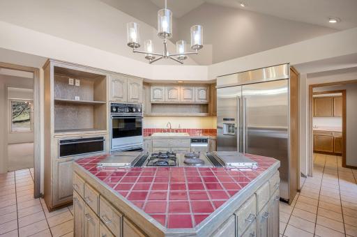 6541 Beach Road, Eden Prairie, MN 55344