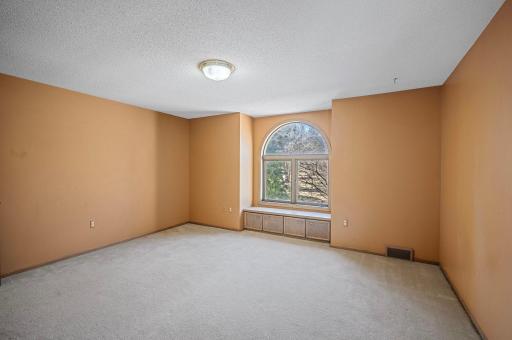 6541 Beach Road, Eden Prairie, MN 55344