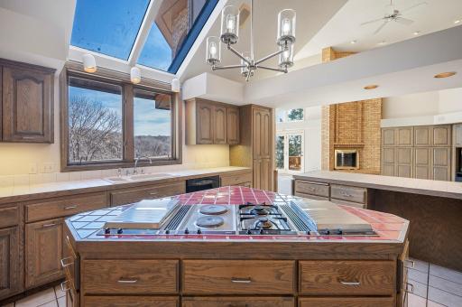 6541 Beach Road, Eden Prairie, MN 55344