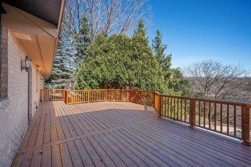 6541 Beach Road, Eden Prairie, MN 55344