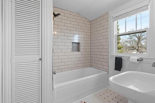 1120 8th Avenue N, Saint Cloud, MN 56303
