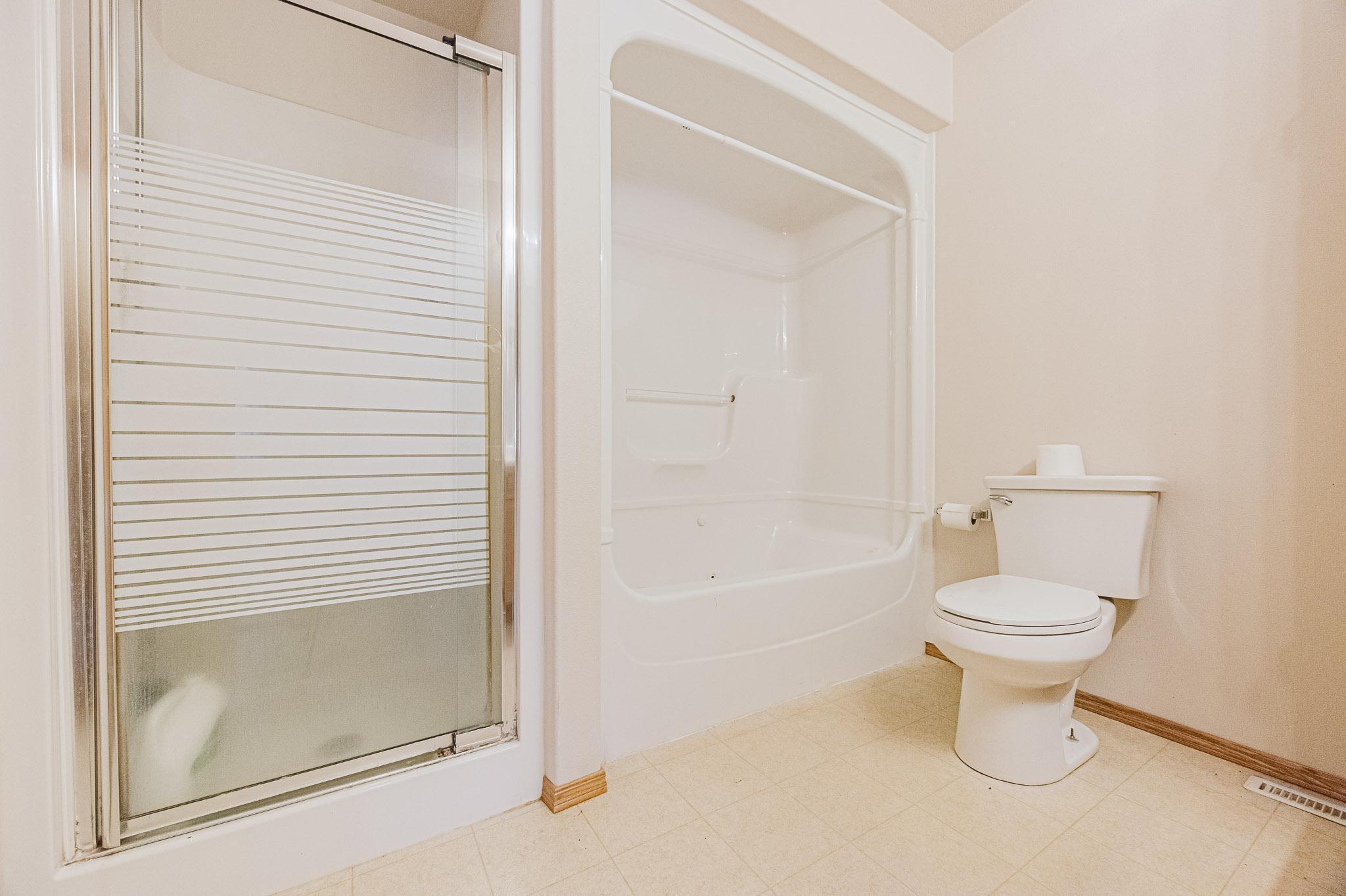 52 Pinewood Blvd, WF-28.jpg