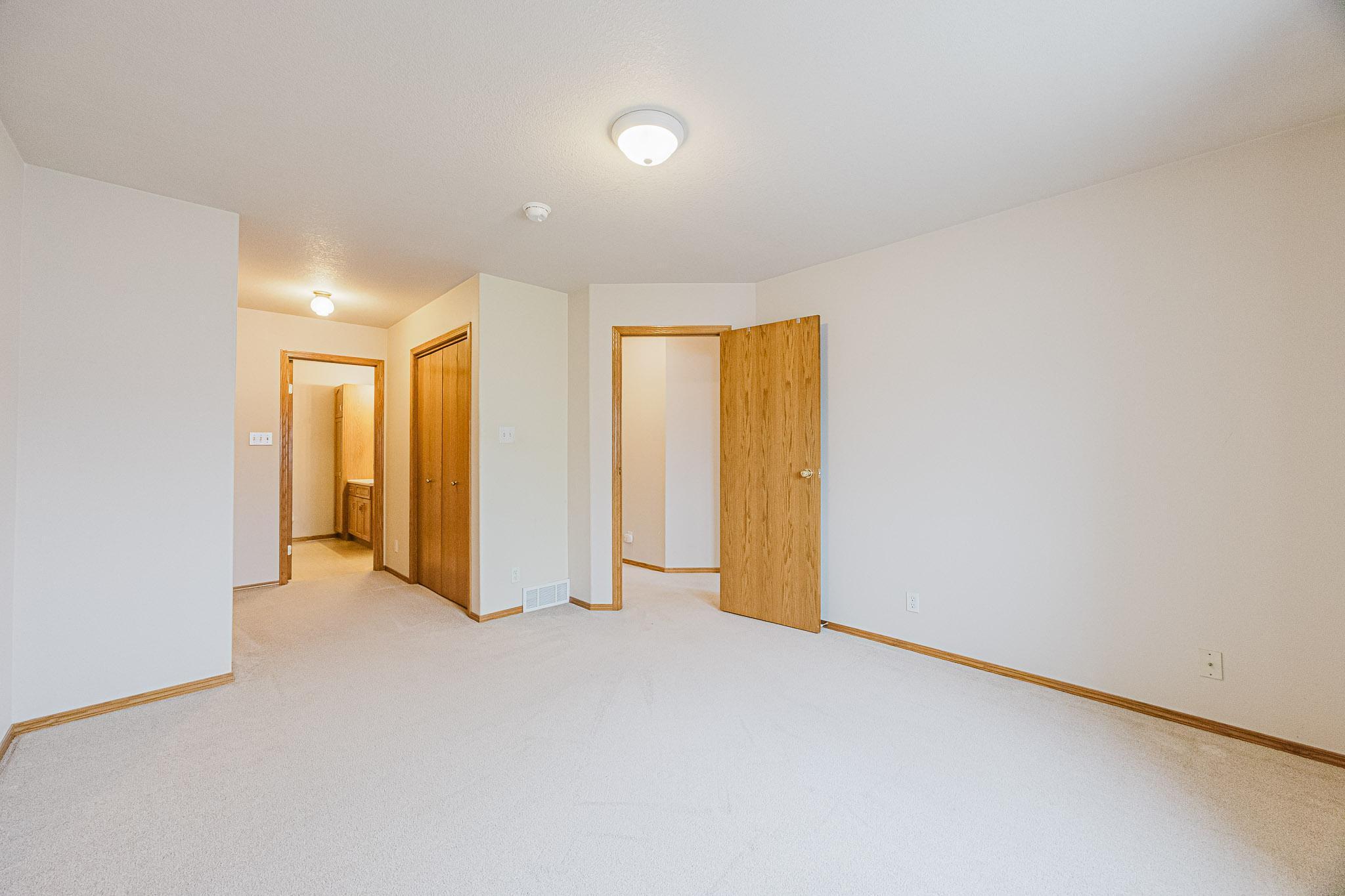 52 Pinewood Blvd, WF-24.jpg