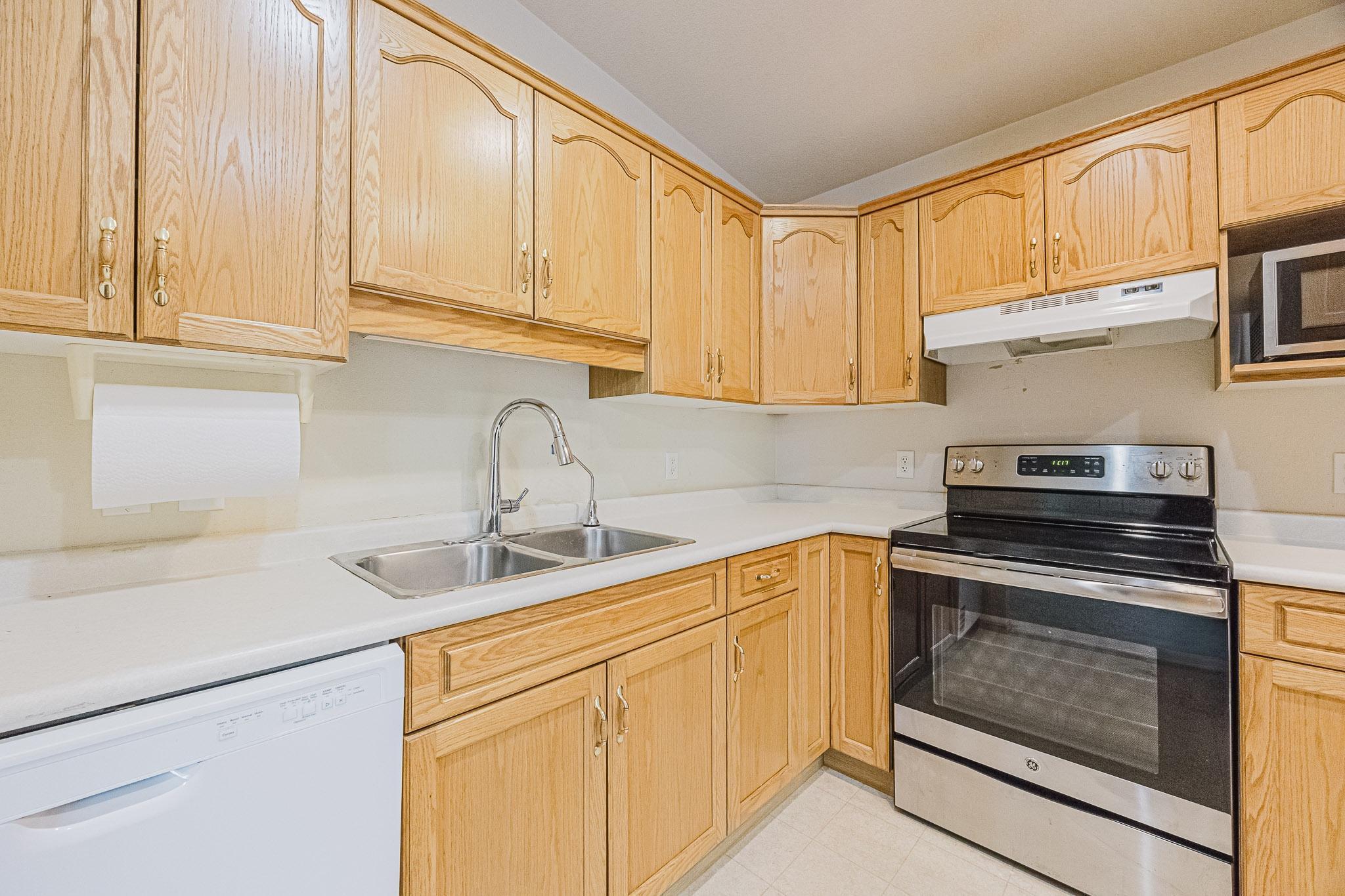 52 Pinewood Blvd, WF-9.jpg