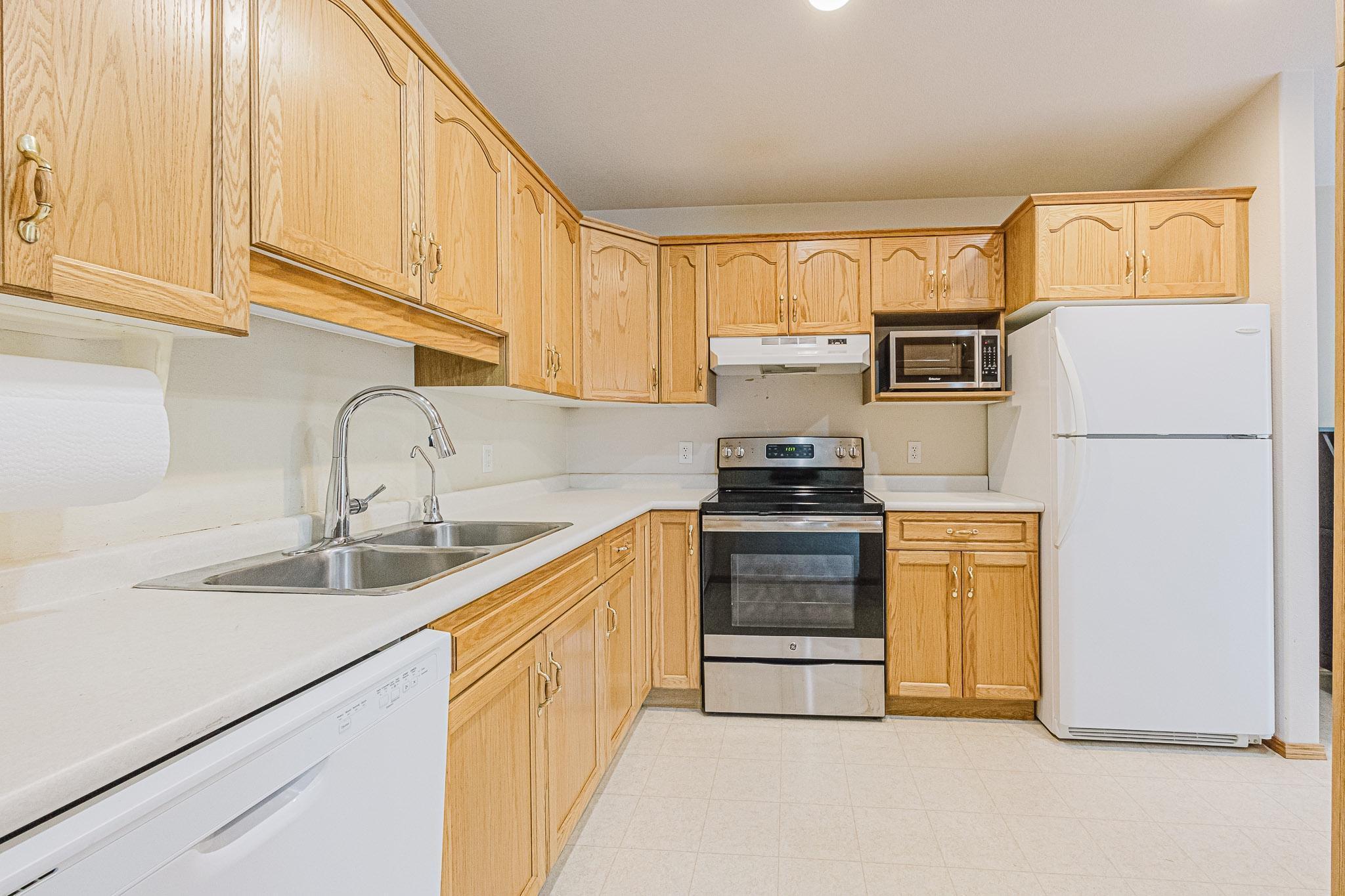 52 Pinewood Blvd, WF-8.jpg