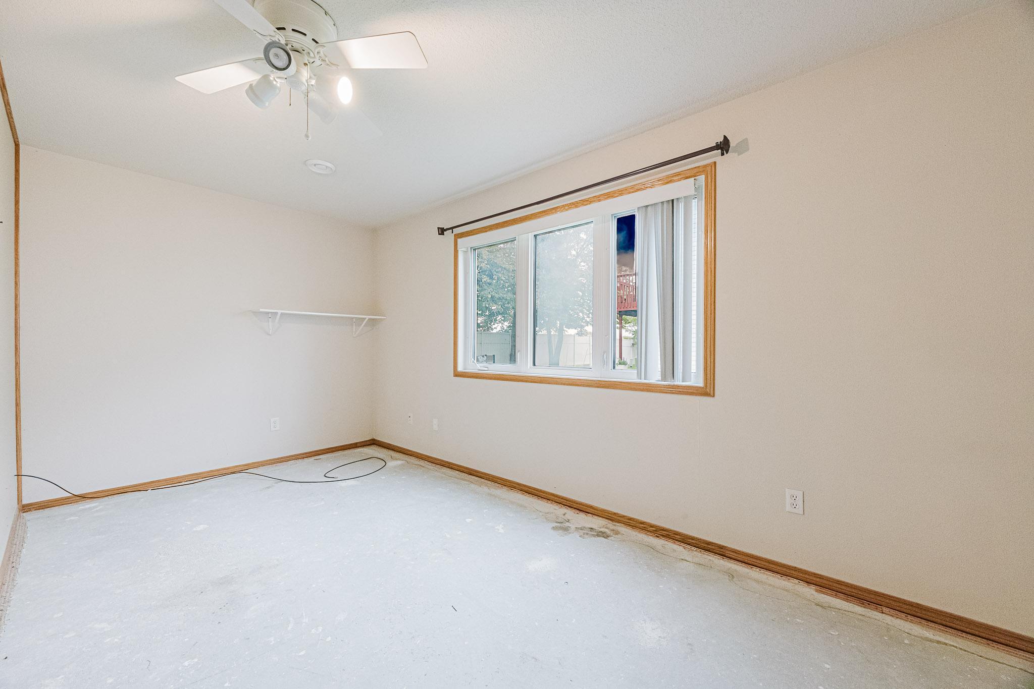 52 Pinewood Blvd, WF-33.jpg