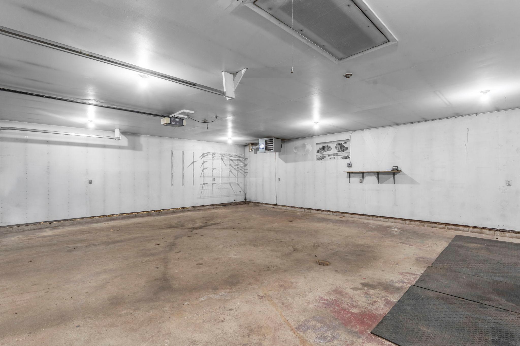 49-web-or-mls-1848 133rd Ln NE-173.jpg