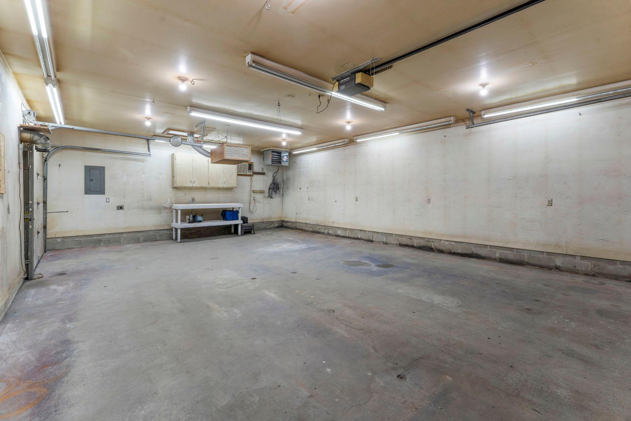 64-web-or-mls-1848 133rd Ln NE-243.jpg