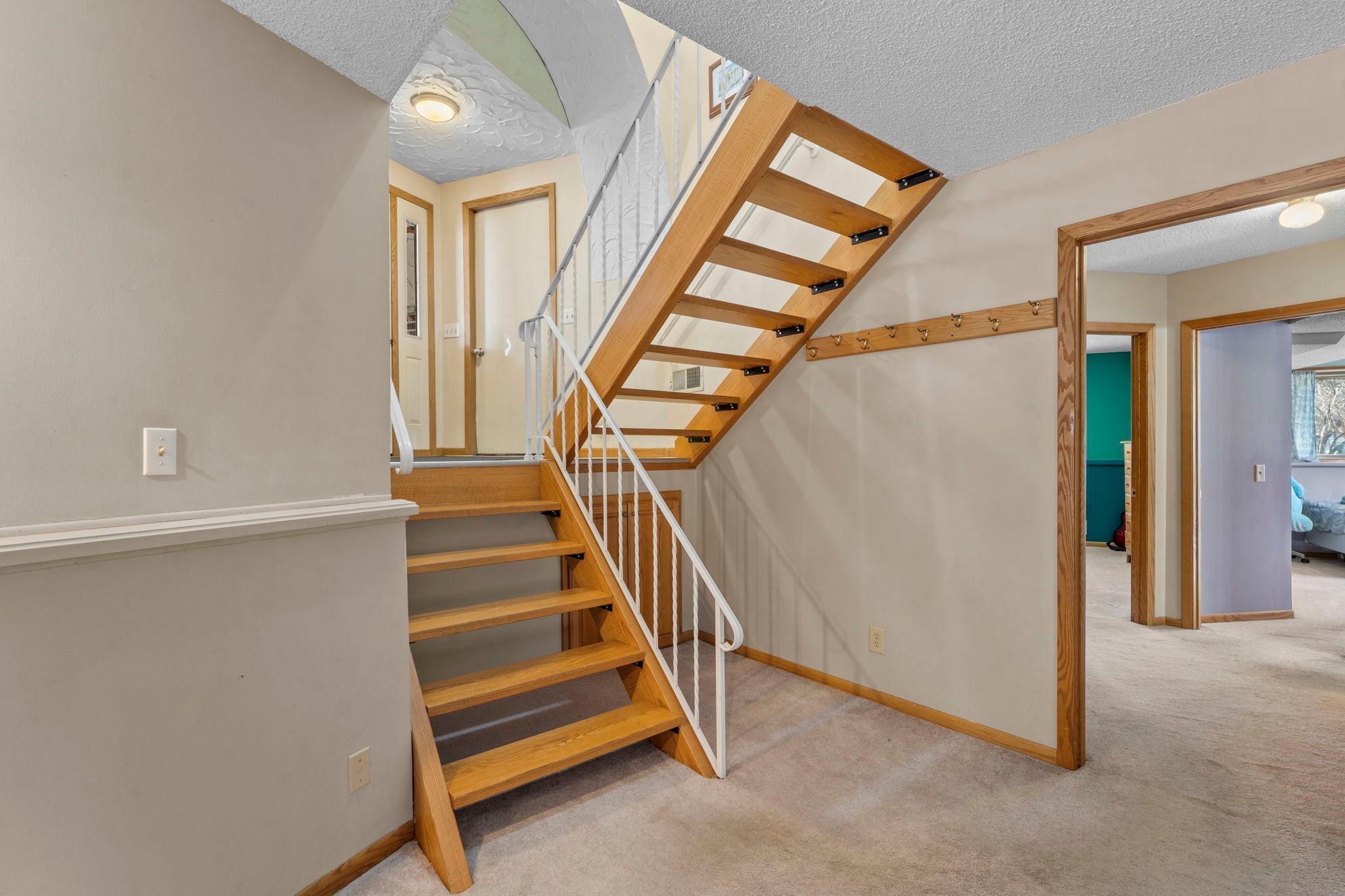 38-web-or-mls-1848 133rd Ln NE-3.jpg