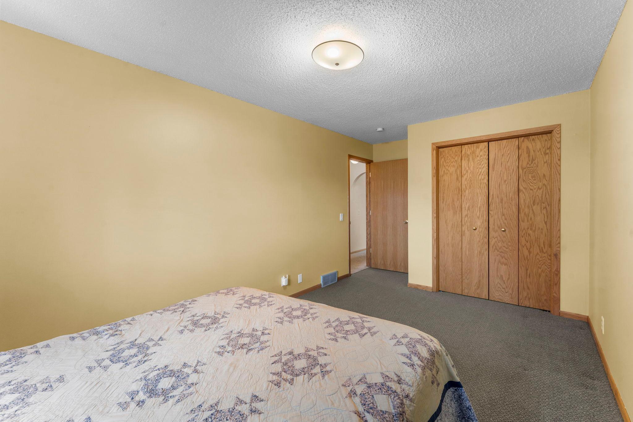 35-web-or-mls-1848 133rd Ln NE-73.jpg