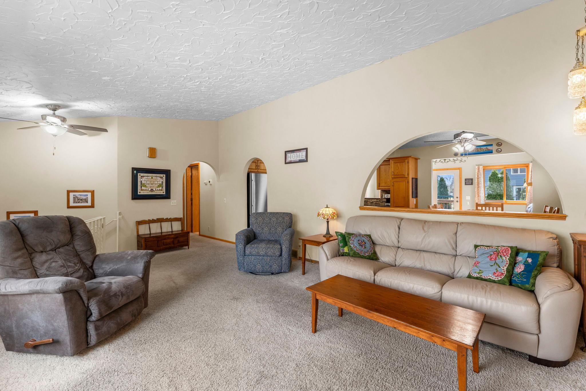 17-web-or-mls-1848 133rd Ln NE-163.jpg