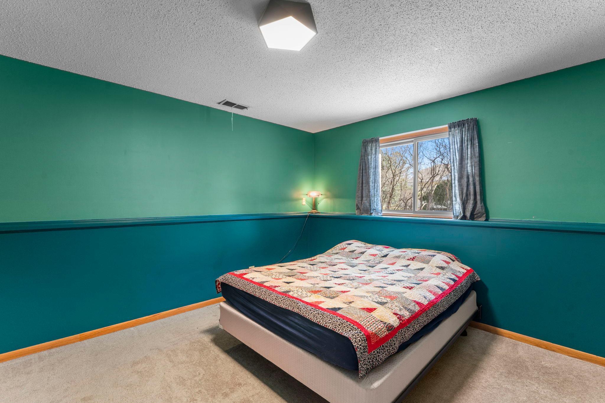 46-web-or-mls-1848 133rd Ln NE-38.jpg