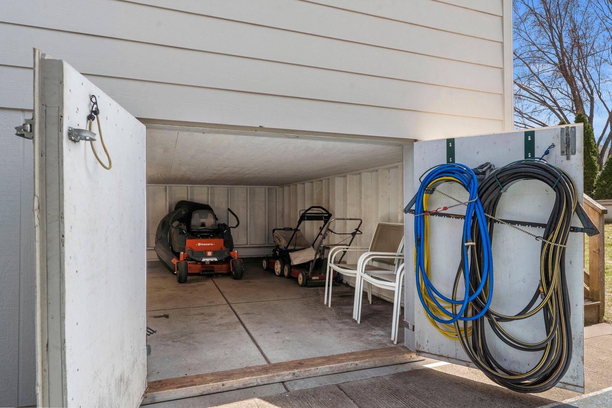 68-web-or-mls-1848 133rd Ln NE-263.jpg