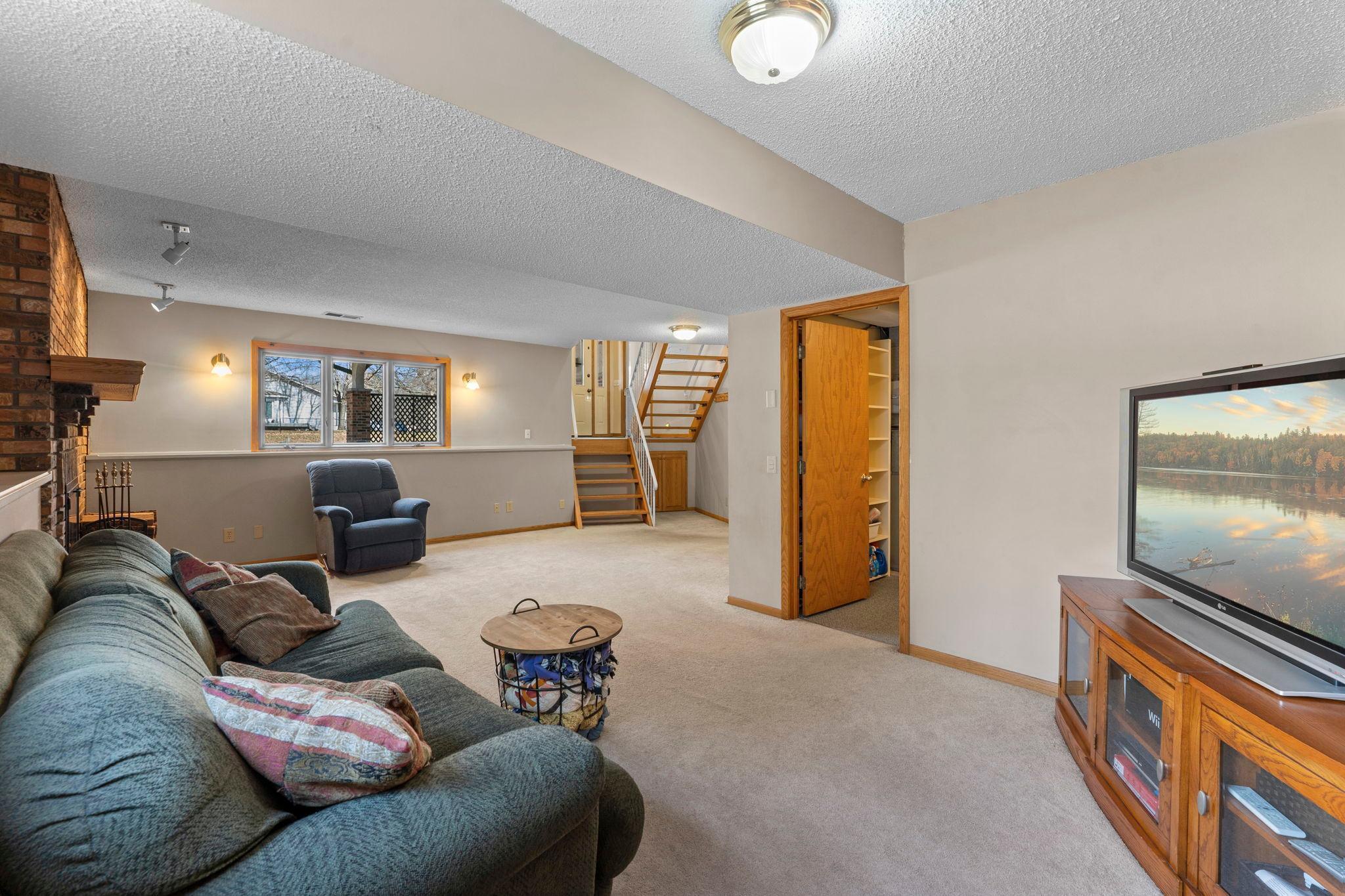 41-web-or-mls-1848 133rd Ln NE-18.jpg