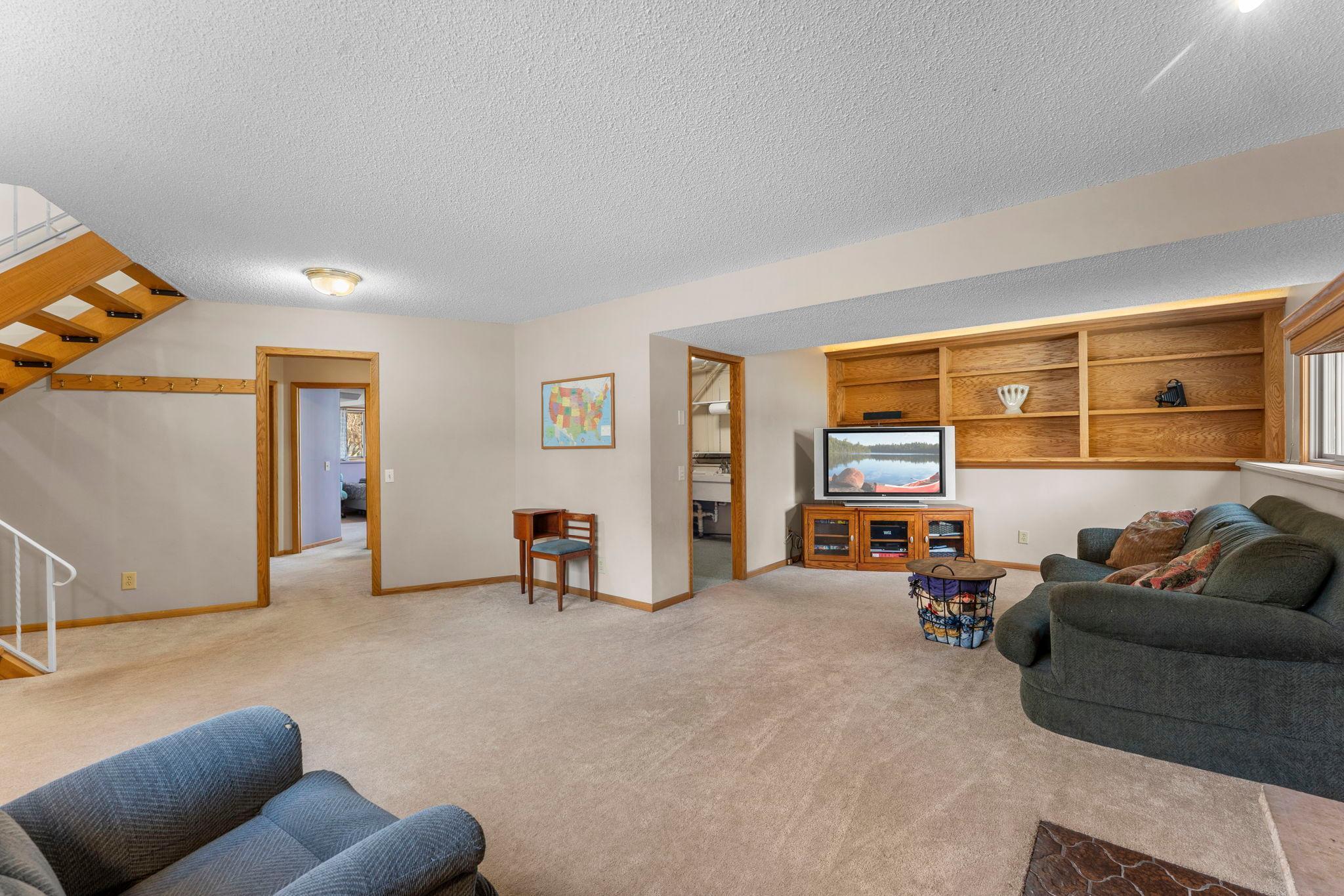 40-web-or-mls-1848 133rd Ln NE-13.jpg