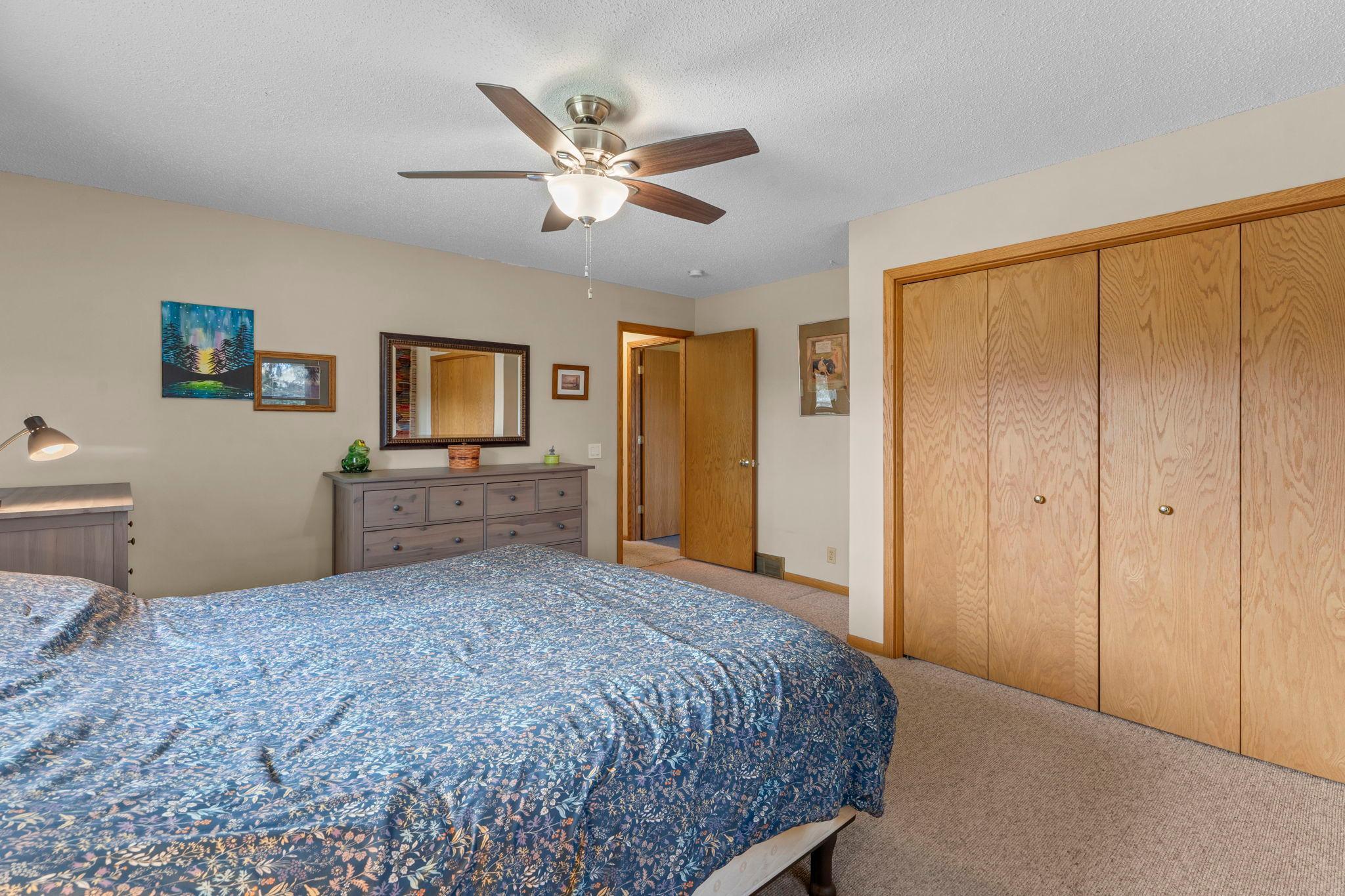 31-web-or-mls-1848 133rd Ln NE-83.jpg