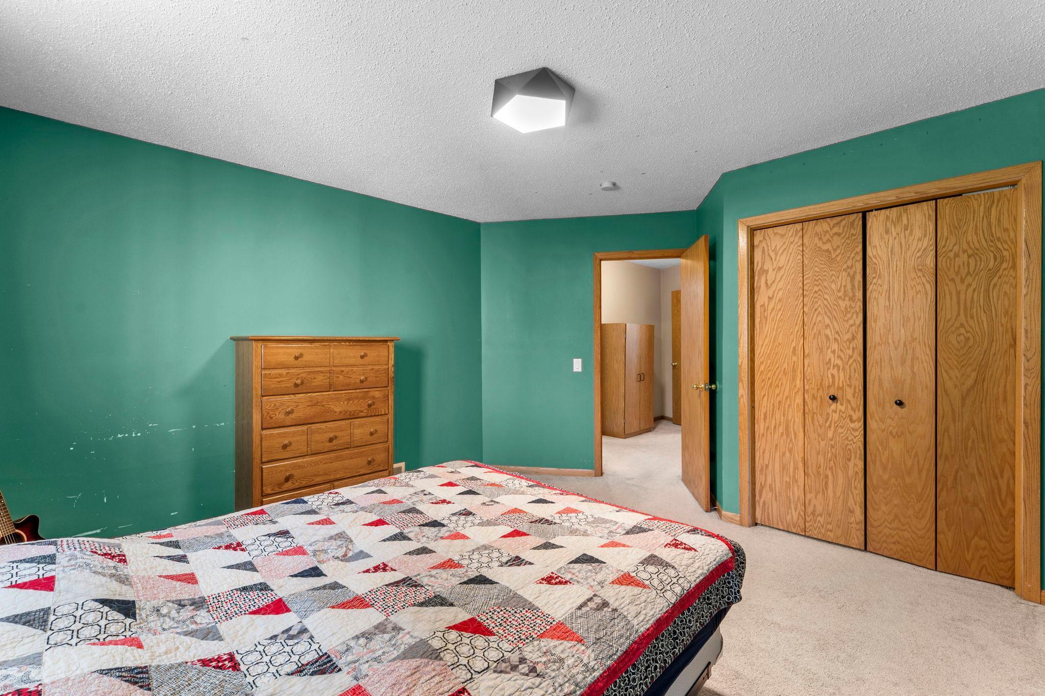 47-web-or-mls-1848 133rd Ln NE-43.jpg