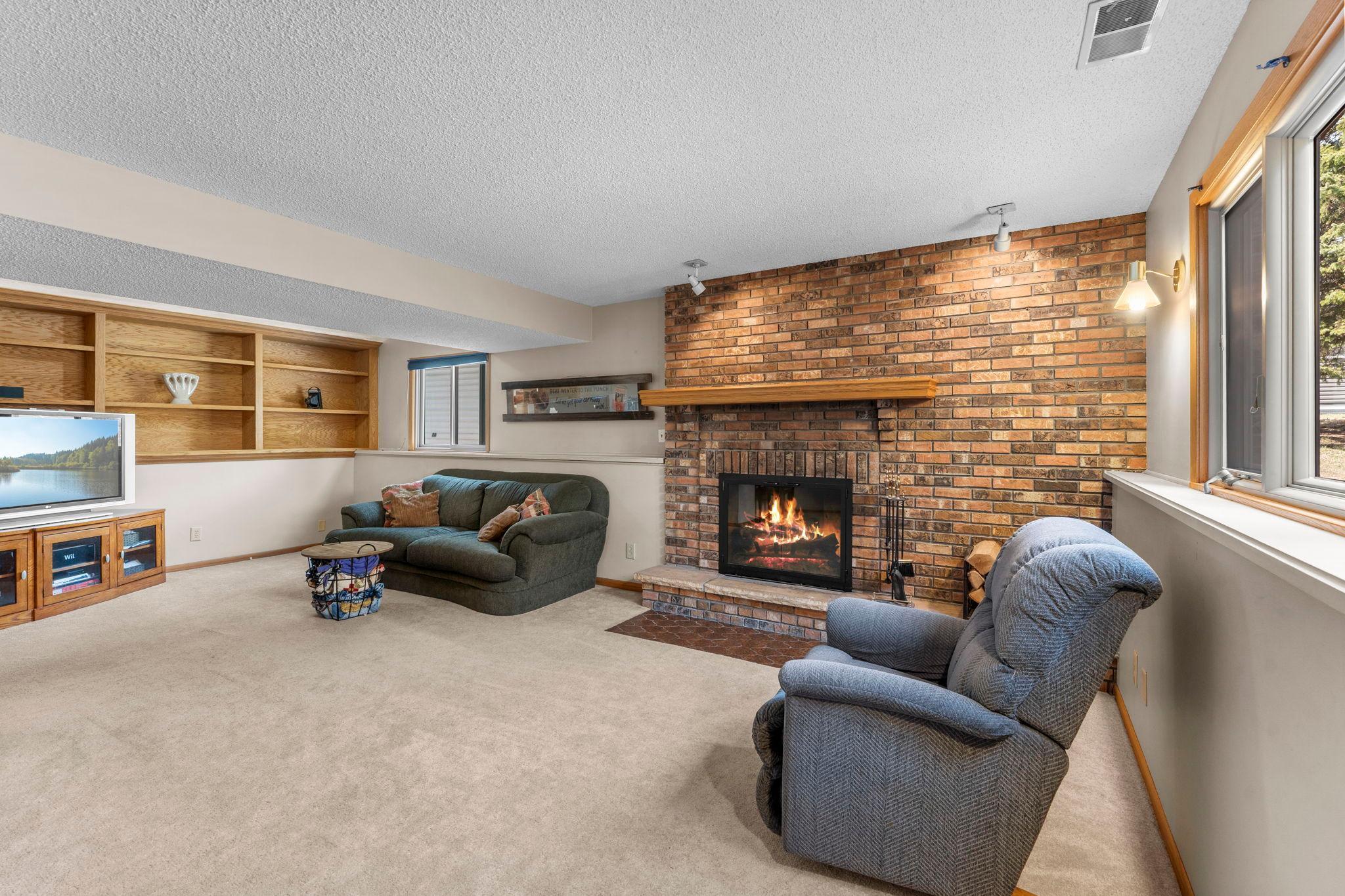 39-web-or-mls-1848 133rd Ln NE-8.jpg