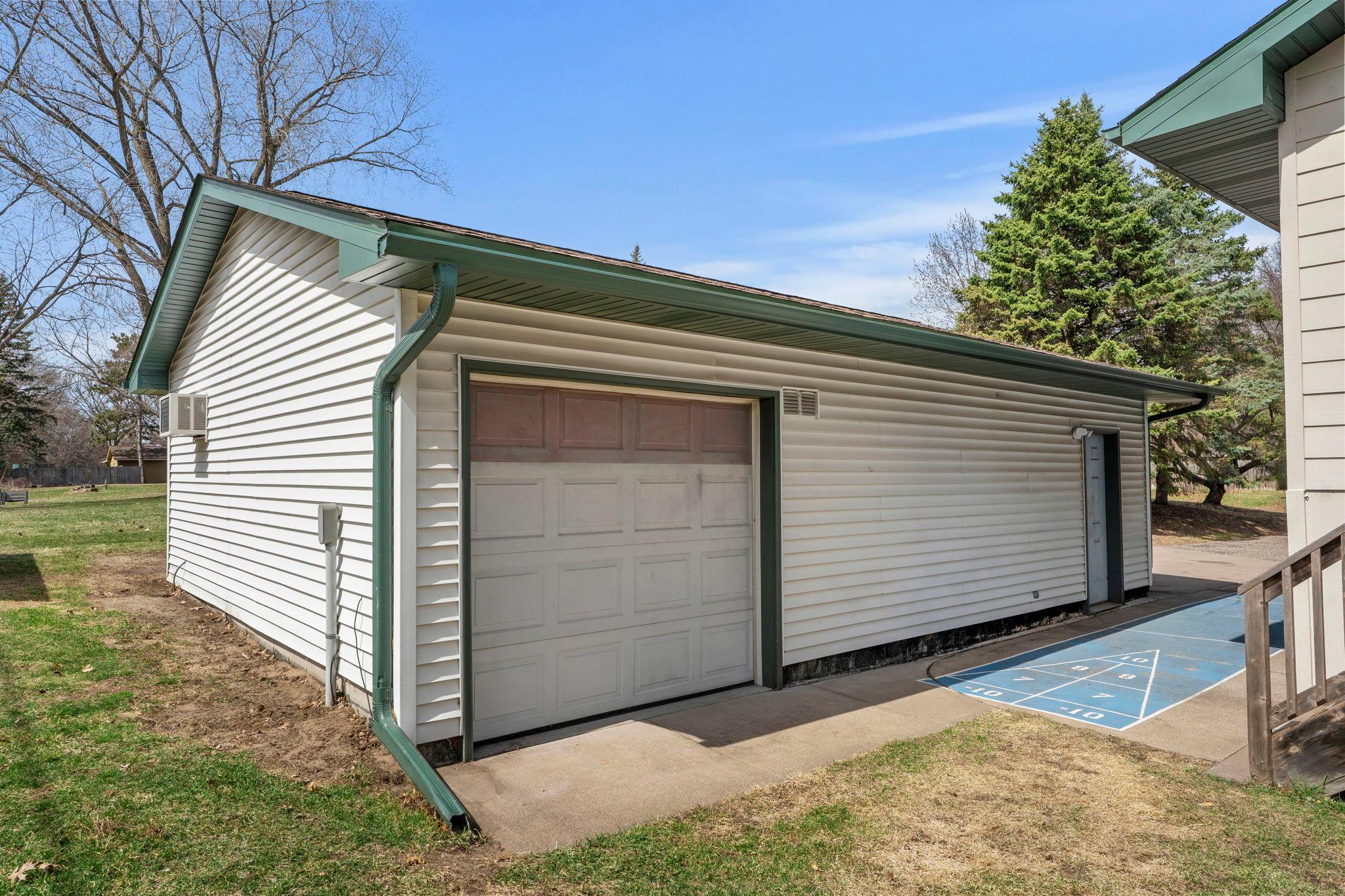 70-web-or-mls-1848 133rd Ln NE-233.jpg