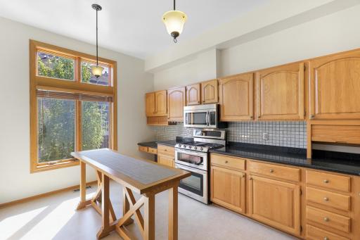 249 6th St NE, Minneapolis, MN 55413-13.jpg