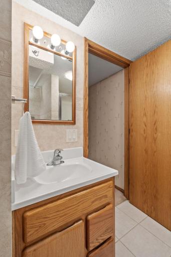 1956 3rd Street E, Saint Paul, MN 55119