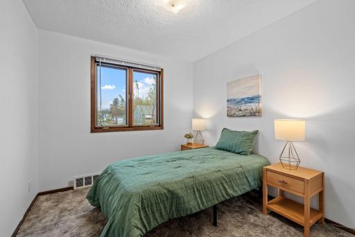 1956 3rd Street E, Saint Paul, MN 55119