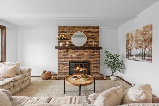 1956 3rd Street E, Saint Paul, MN 55119