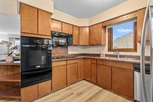 1956 3rd Street E, Saint Paul, MN 55119