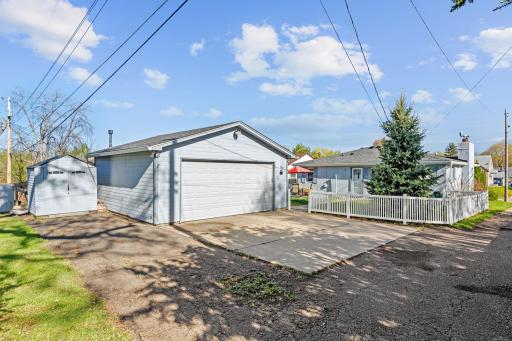 1956 3rd Street E, Saint Paul, MN 55119