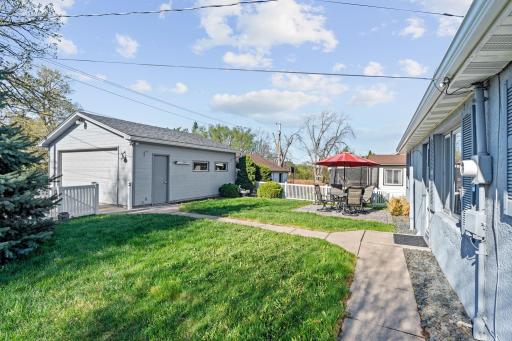 1956 3rd Street E, Saint Paul, MN 55119