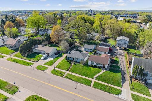 1956 3rd Street E, Saint Paul, MN 55119