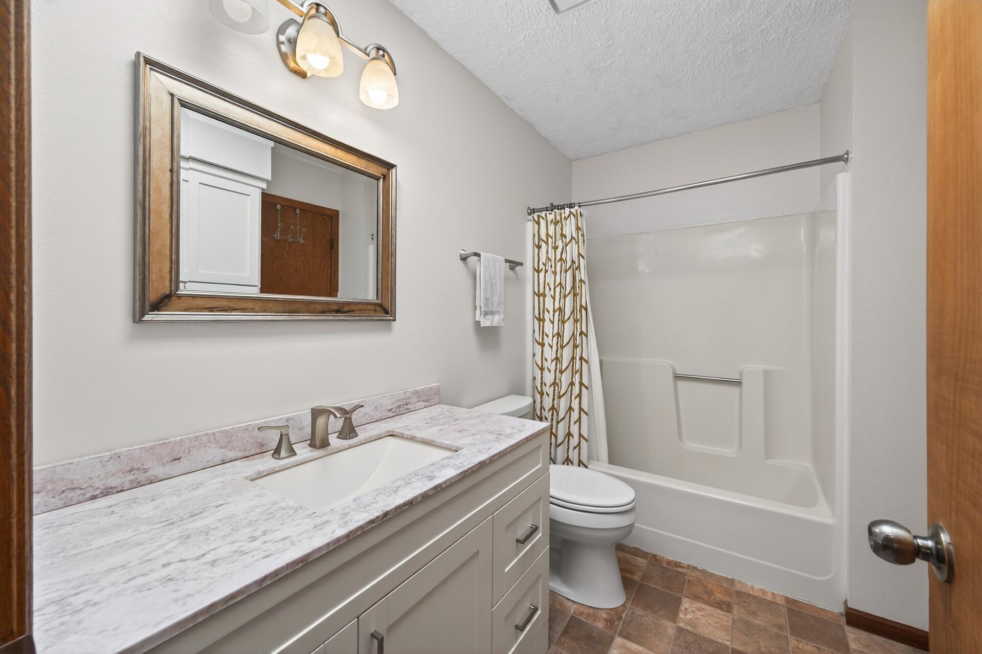 Upper Level Full Bath