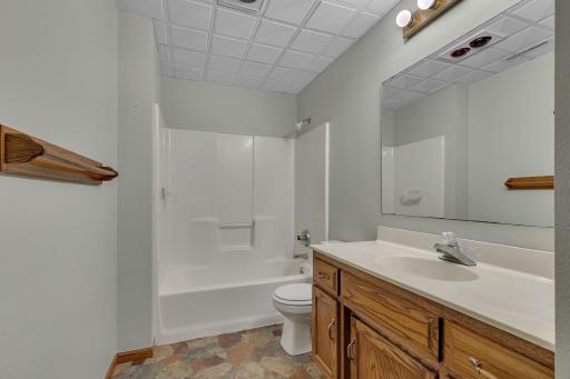 Spacious Full bath in LL