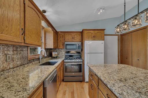 SS appliances(except fridge) gas range and large basin sink.